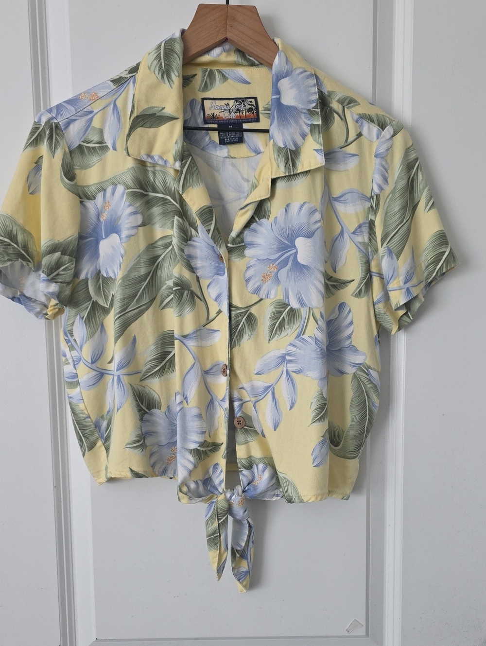 Havana Jack's Cafe Tropical Floral Tie Front Camp Shirt  Size Medium